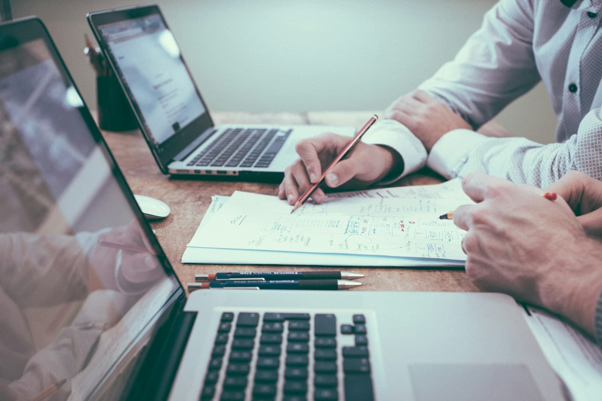 How to Compare Two Hotel Apartment Payment Schedules: A Framework for Buyers